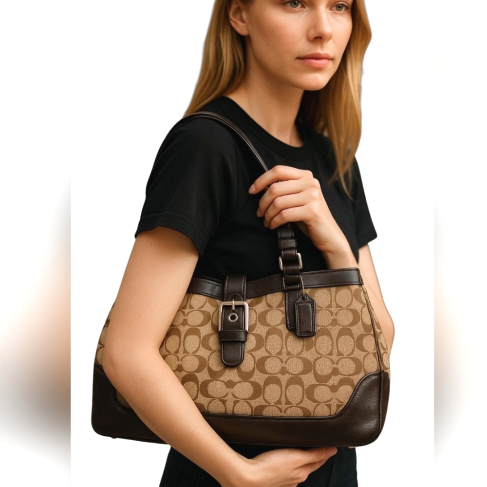 Coach Y2K Hamptons Jacquard & Leather Flap Buckle Shoulder Tote EUC - Picture 2 of 11